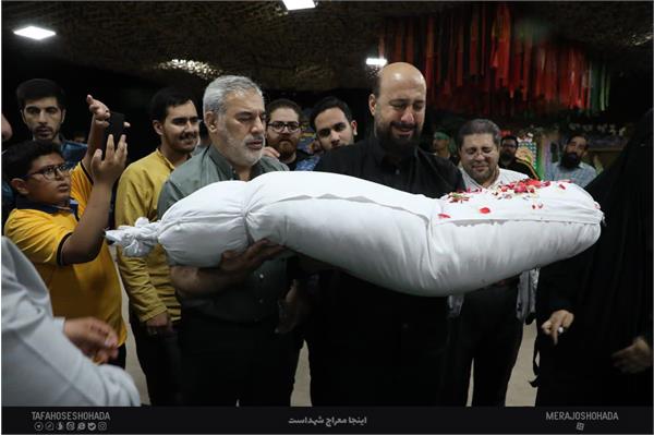 وداع با پیکر شهید تازه تفحص شده عیسی شجاعی 8