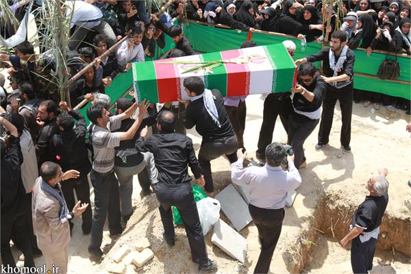 تشییع و خاکسپاری شهدای گمنام دانشگاه خلیج فارس بوشهر-27/2/89