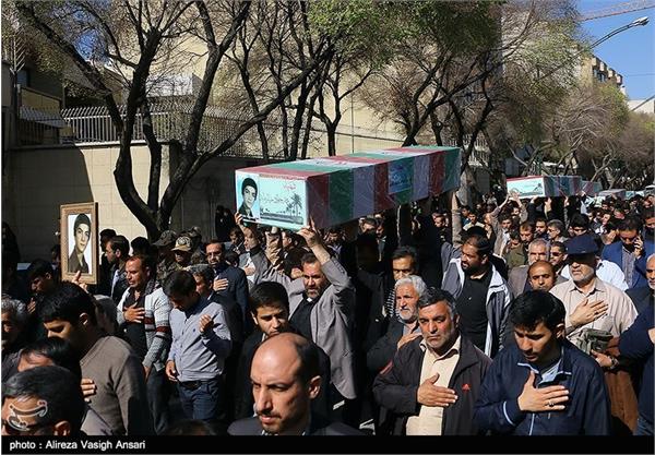 مراسم تشییع پیکر ۱۲ شهید دفاع مقدس - اصفهان 13