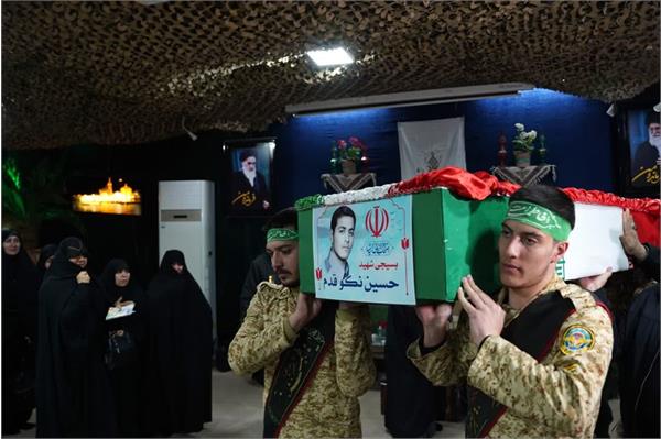 وداع با پیکر مطهر بسیجی تازه تفحص شده "حسین نکو قدم" - 8 بهمن 1403 9