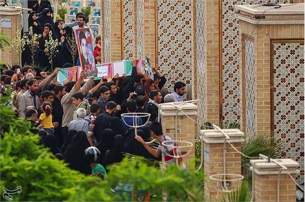 تشییع و خاکسپاری 5 شهید گمنام در استان اصفهان 13