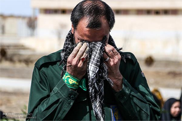 مراسم تشییع و خاکسپاری دو شهید گمنام در خمین 23