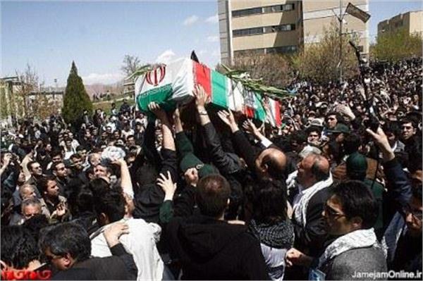 تشییع و خاکسپاری دو شهید گمنام در دانشگاه آزاد اسلامی تبریز