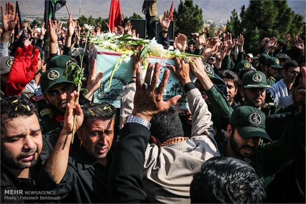 مراسم تشییع پیکر دو شهید گمنام در دانشکده شهید مطهری بسیج 16