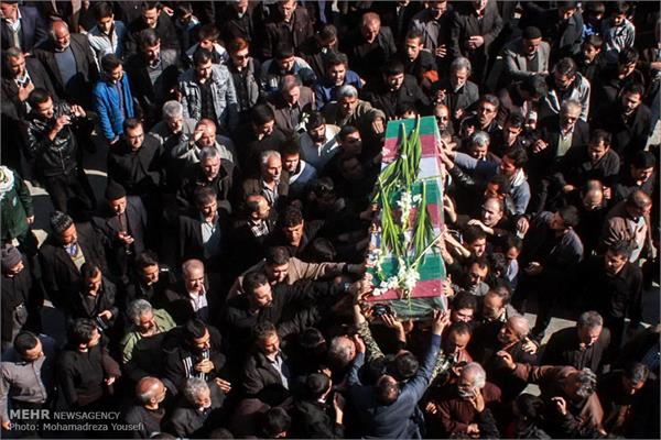 تشییع پیکر شهدای هشت سال دفاع مقدس در قزوین 6