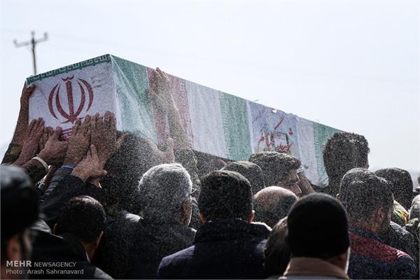 مراسم تشییع و خاکسپاری دو شهید گمنام در خمین 4