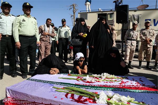 استقبال از پیکرهای 119 شهید تازه تفحص شده در شلمچه 11