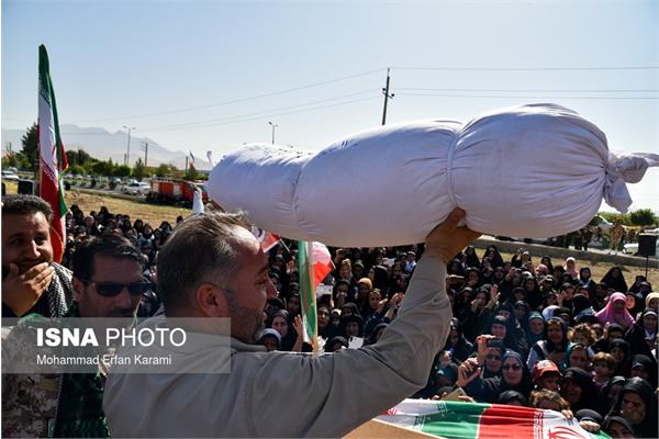 تشییع پیکر شهدای گمنام در میانراهان و گناباد و نیشابور 11