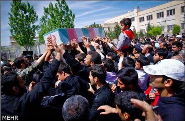 تشییع و خاکسپاری شهدای گمنام در دانشگاه آزاد تاکستان