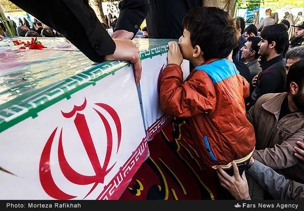 تشییع پیکر دو شهید گمنام در رشت 10