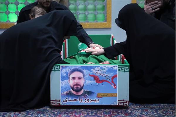 وداع با پیکر مطهر شهید القدس بهروز واحدی - 8 فروردین 1403 2