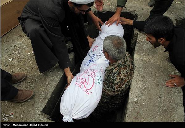 مراسم تشییع و تدفین پیکر شهدای گمنام در کرمان 2