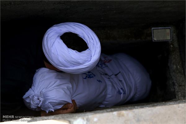 مراسم تشییع و خاکسپاری دو شهید گمنام در محلات 20