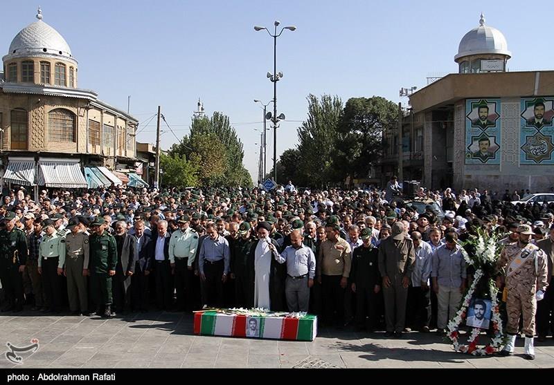 تشییع پیکر شهید غواص امیر مسعود محمدزاده در استان همدان 1