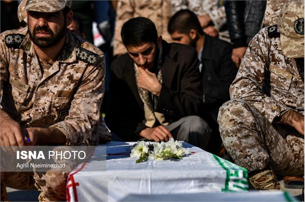 استقبال از پیکر ۵۵ شهید تازه تفحص شده دوران دفاع مقدس در مرز شلمچه 11