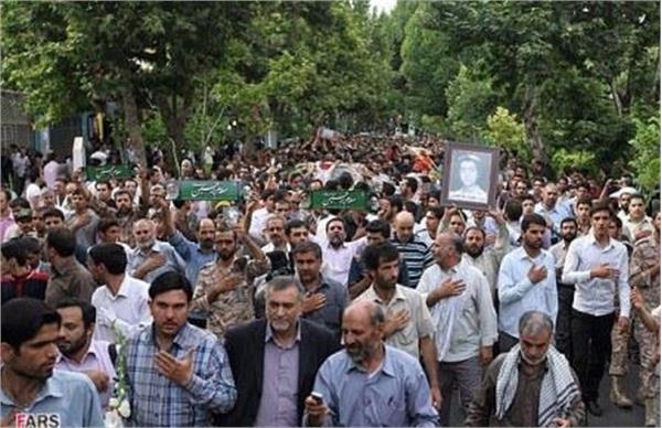 تشییع پیکر هفت شهید دفاع مقدس در اصفهان
