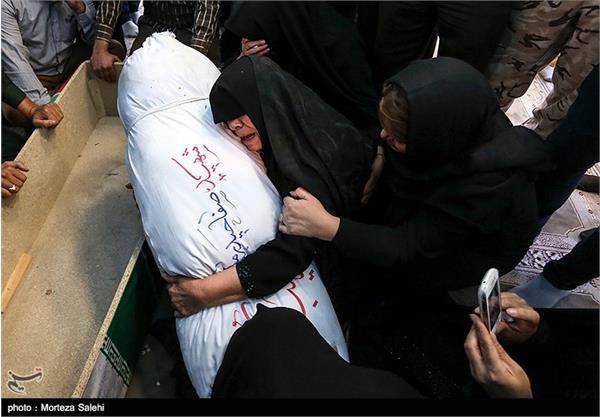 مراسم وداع با پیکر شهدای احراز هویت شده در اصفهان 2