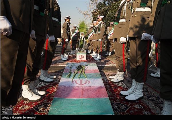 تشییع پیکر ۶ تن از شهدای تازه شناسایی شده نیروی زمینی ارتش 18