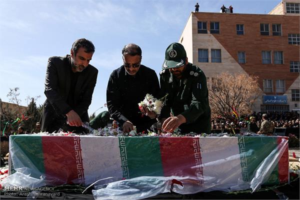 مراسم تشییع و خاکسپاری دو شهید گمنام در محلات 15