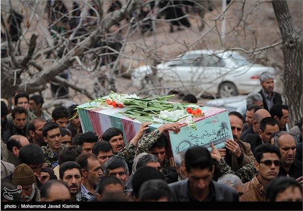 مراسم تشییع و تدفین پیکر شهدای گمنام در کرمان 8