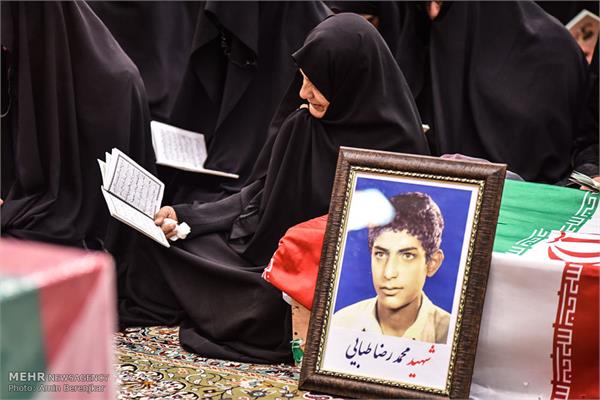 دیدار خانواده شهید طبائی با فرزندشان بعد از 33 سال 24