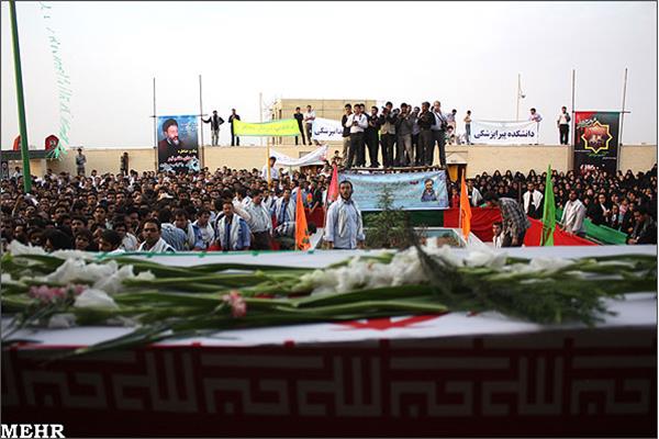 تشییع و خاکسپاری شهید گمنام در یزد