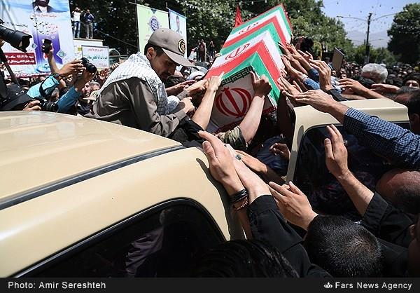 تشییع پیکر مطهر شهید غواص سیدجلیل میری‌ورکی 13