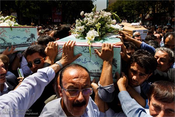 مراسم تشییع پیکر چهار شهید گمنام دفاع مقدس در تبریز 16