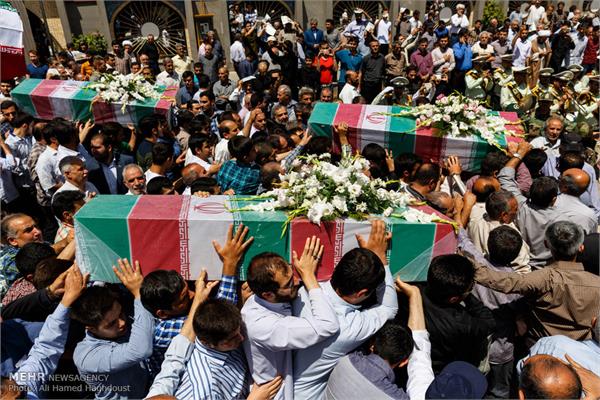 مراسم تشییع پیکر چهار شهید گمنام دفاع مقدس در تبریز 1
