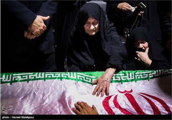 دیدار خانواده شهید علیرضا نوروزی با پیکر وی پس از ۳۵ سال 5