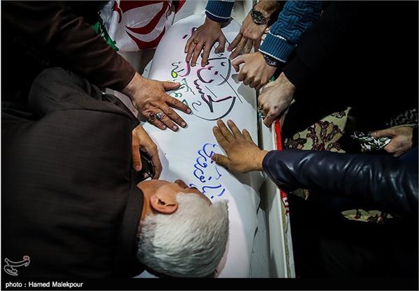 دیدار خانواده شهید علیرضا نوروزی با پیکر وی پس از ۳۵ سال 3