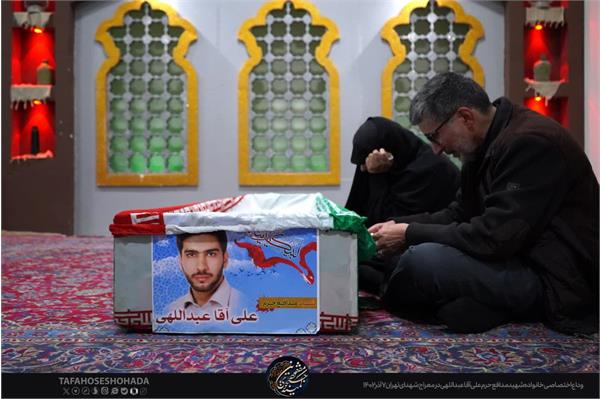 وداع با پیکر مطهر شهید مدافع حرم علی آقاعبداللهی 7 آذر 1402 2