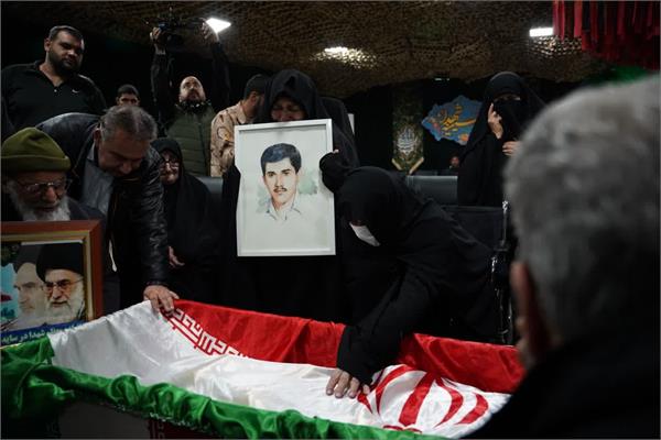 وداع با پیکر مطهر شهید مهرداد محمدتقی - 20 آذر 1403 3