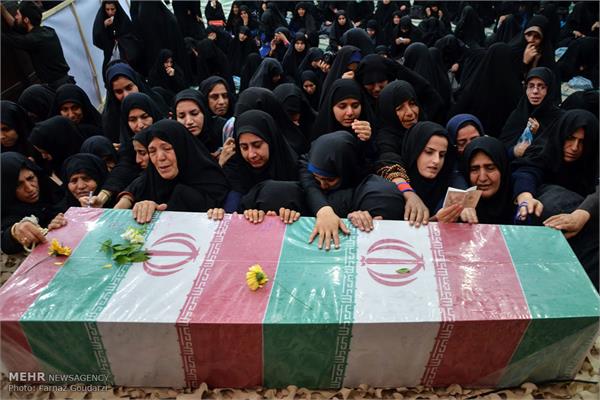 مراسم تشییع پیکر سه شهید گمنام در خرم آباد 8