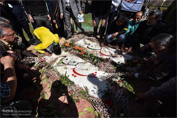 مراسم تشییع و تدفین پیکر مطهر دو شهید گمنام در شیراز‎ 19