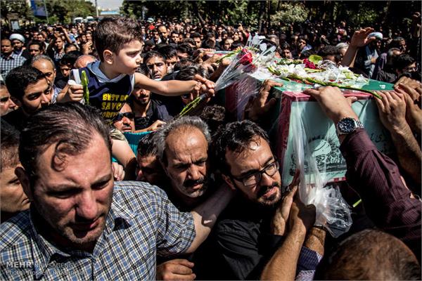 آئین تشییع و تدفین پیکر مطهر شهید غواص در نازی آباد تهران 9