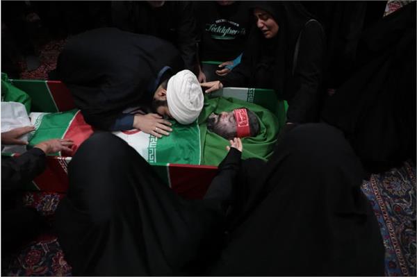 وداع با پیکر مطهر سردار شهید محمدرضا زاهدی و شش یار شهیدش - -16 فروردین 1403