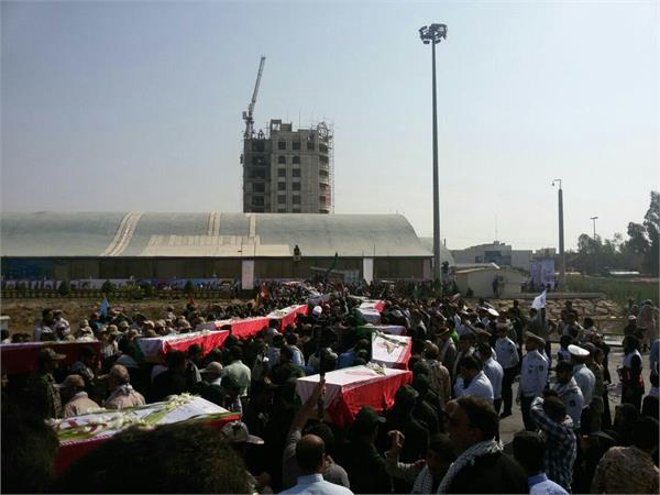 ورود پیکر پاک۶۶ شهید دفاع‌ مقدس به کشور  13