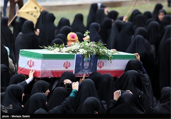 مراسم تشییع پیکر ۱۲ شهید دفاع مقدس در اصفهان 12