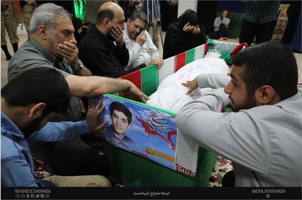 وداع با پیکر شهید تازه تفحص شده عیسی شجاعی 1