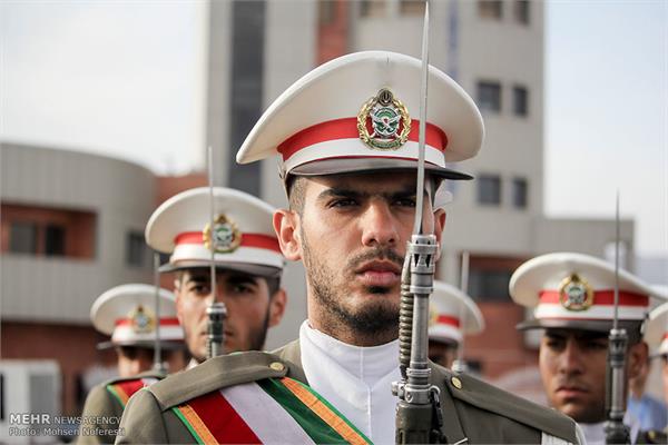 استقبال از ۸ شهید گمنام در فرودگاه بیرجند 6