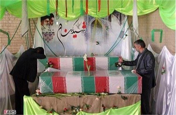 تشییع و خاکسپاری دو شهید گمنام در شهر اقبالیه قزوین