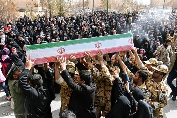 مراسم تشییع و خاکسپاری یک شهید گمنام در شهرضا اصفهان 7