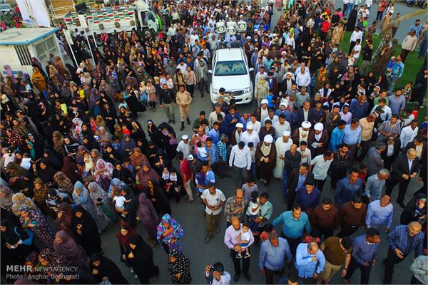 تشییع پیکر شهدای گمنام در قشم 11