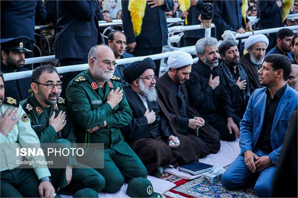 مراسم وداع با پیکر مطهر شهید محسن حججی - حرم مطهر رضوی 23