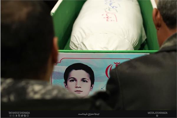 وداع با پیکر مطهر بسیجی تازه تفحص شده "سید محمود میربابایی" - 16 بهمن 1403 6