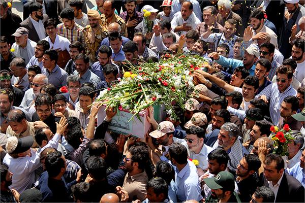 تشییع و خاکسپاری دو شهید گمنام در دانشگاه آزاد پرند 9