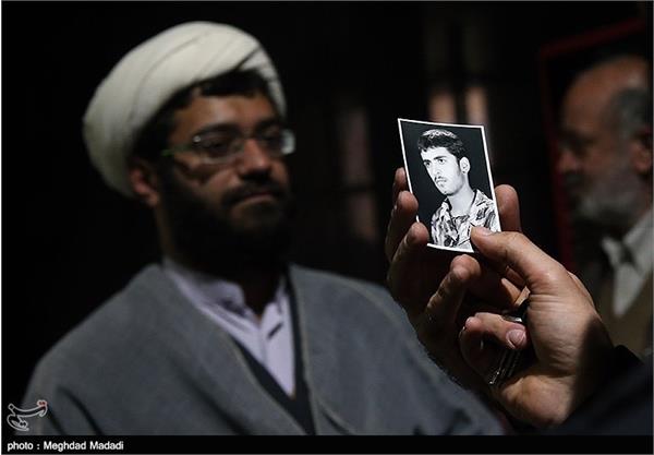 دیدار خانواده شهید کنی با پیکر فرزندشان پس از ۳۲ سال