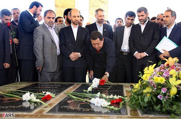 رئیس جمهور ونزوئلا بر سر شهدای گمنام پرند