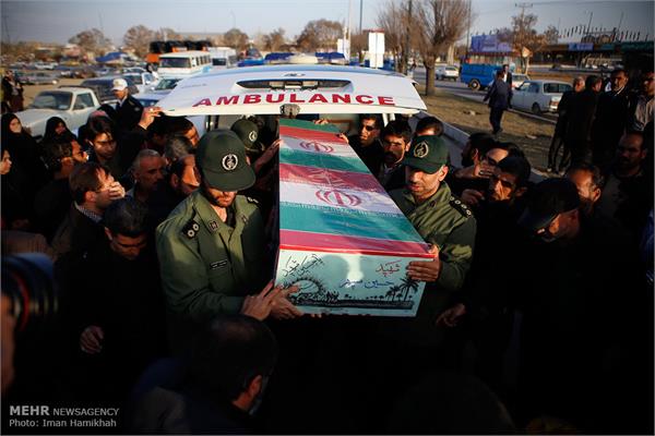 استقبال مردم همدان از پیکر شهید حسین سپهر 11